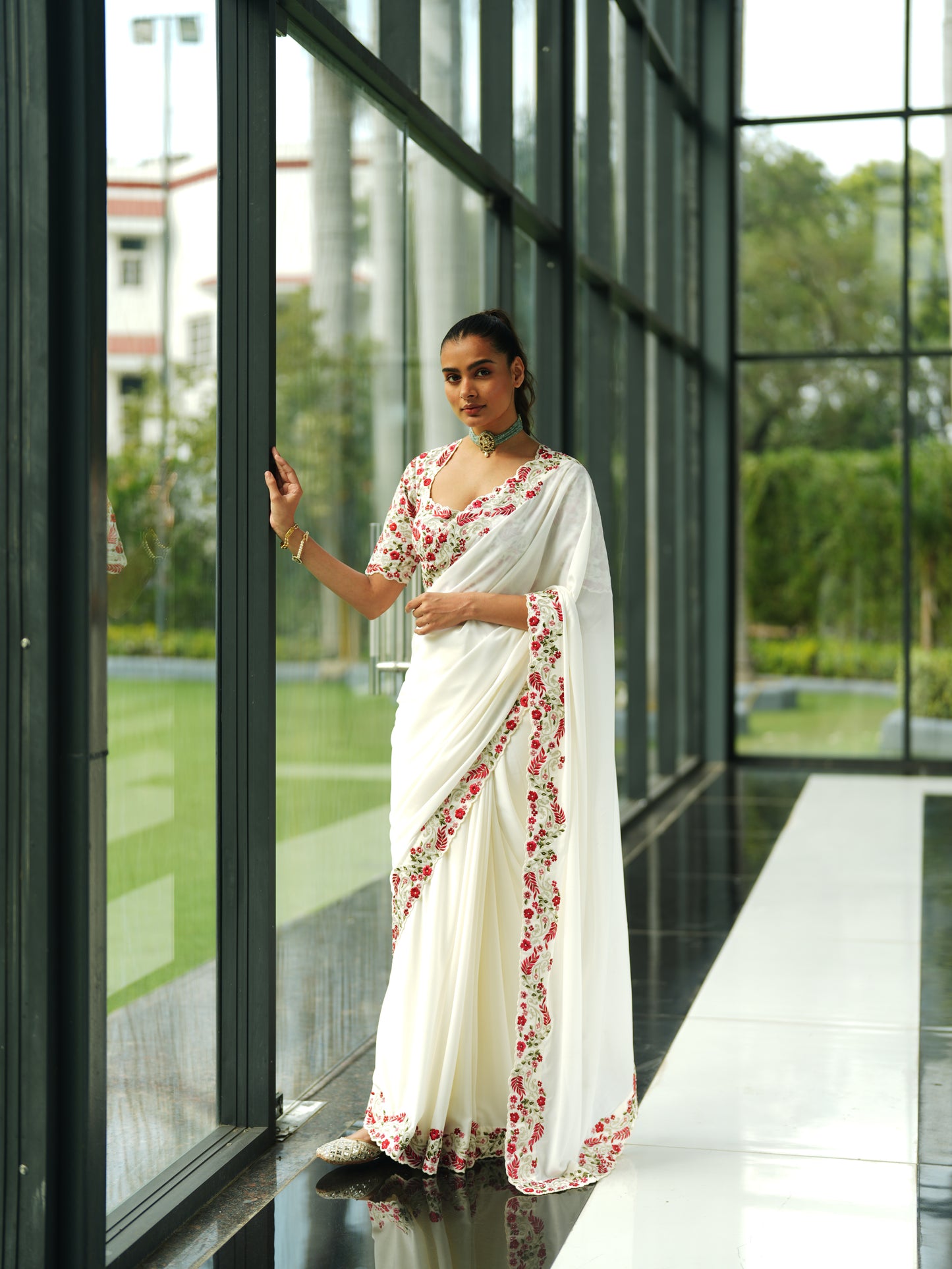 Ivory Georgette Embroidery Saree Set